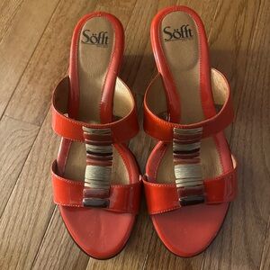 SOFFT red sandals